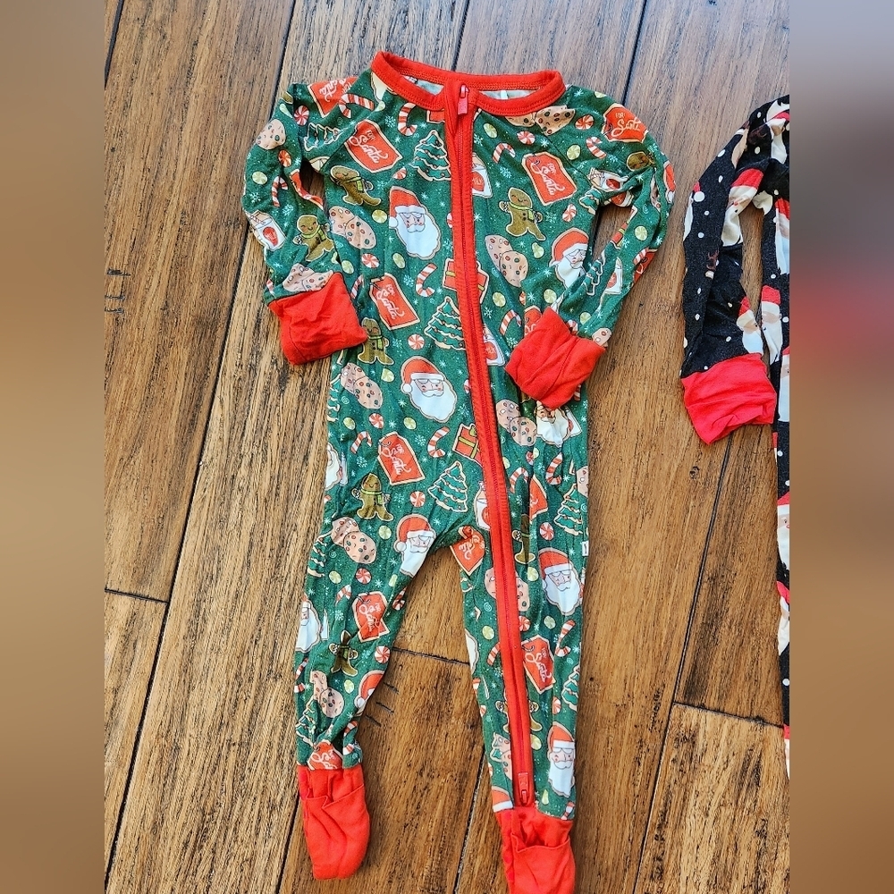 Bums‎ and Roses and Kiki and Lulu Christmas Footies 6-12months - Picture 3 of 10